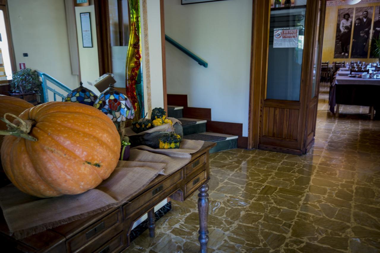 Albergo La Romanella Spinone Al Lago Ngoại thất bức ảnh